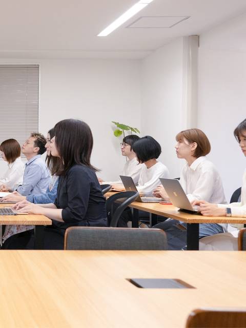 授業を受ける受講生